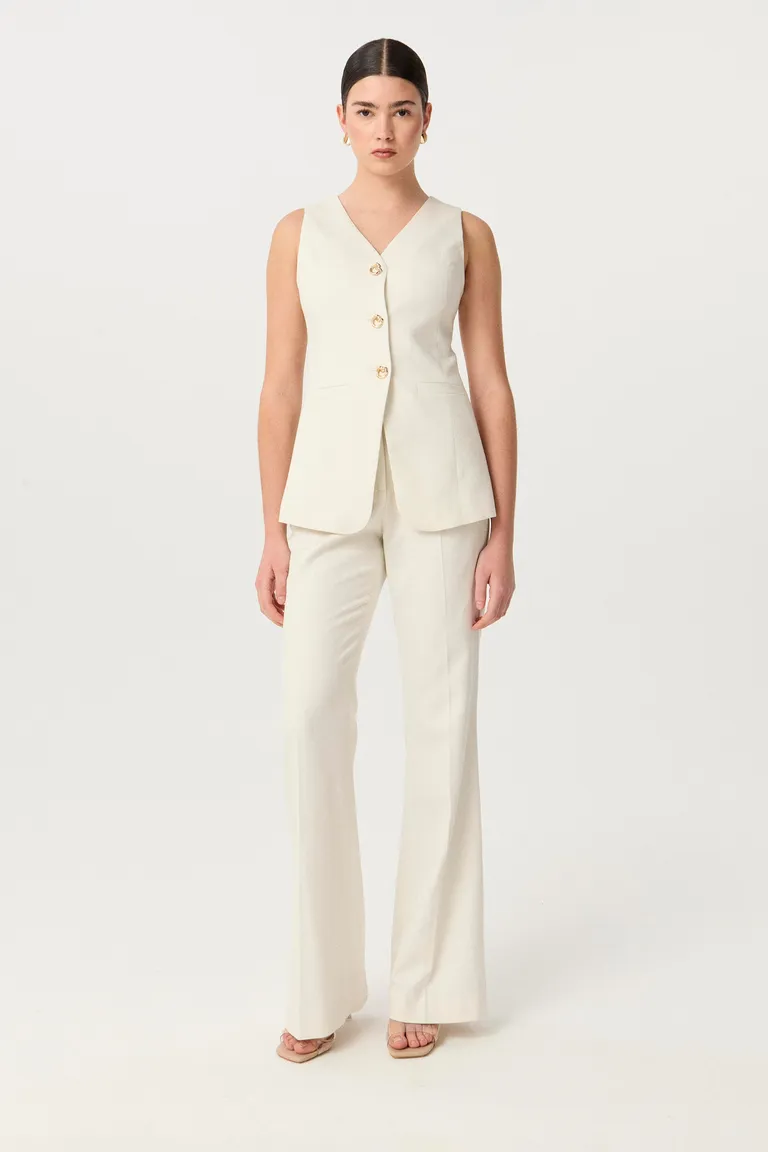 Chaleco de lino y viscosa con escote en V y botones metálicos exclusivos de Markova en Chalecos para argentina
