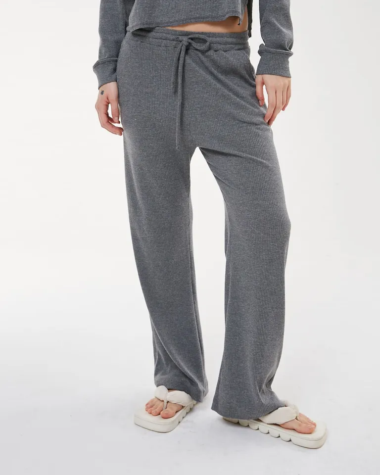 Pantalón de calce amplio con cintura elástica ajustable y diseño acampanado de Furzai en Pantalones para argentina