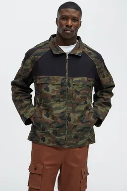Campera ripstop camuflada de Fashion Nova en Abrigos y Camperas para argentina