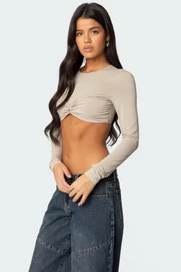 Crop top manga larga drapeado de Edikted en Tops para argentina