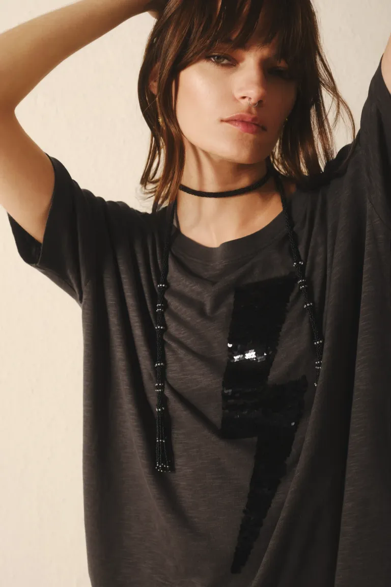 Remera holgada con bordado de rayo en lentejuelas de Rapsodia en Remeras para argentina