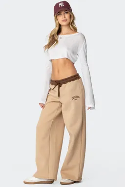 Pantalón buzo bordado contrastante de Edikted en Pantalones para argentina