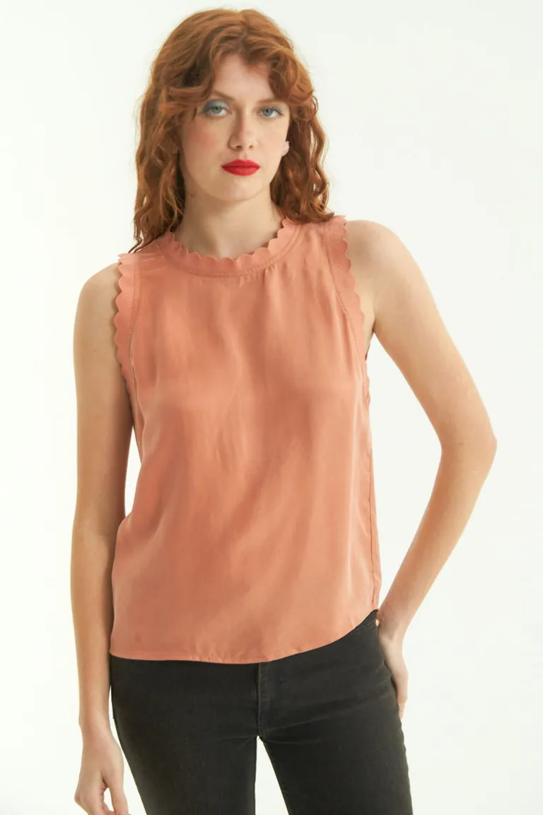Musculosa naranja de cupro y viscosa con detalles coquetos de Las Pepas en Remeras para argentina
