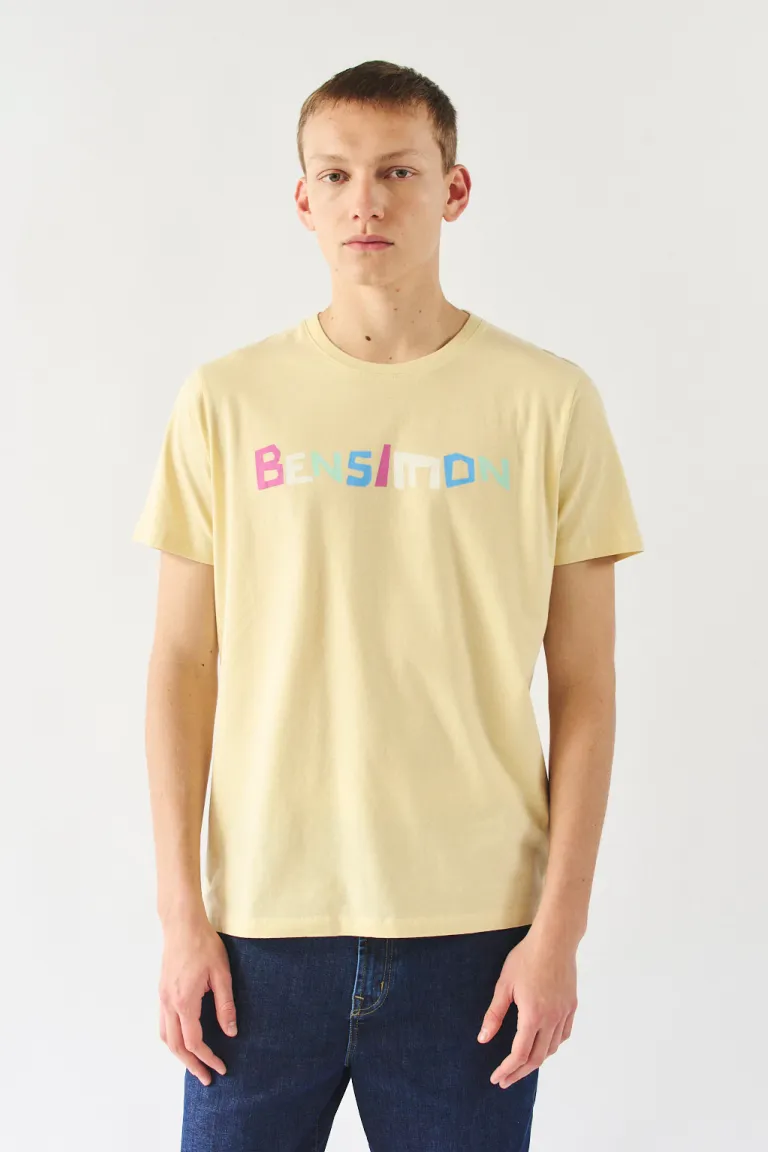 Remera de manga corta con estampado de letras en color contrastante de Bensimon en Remeras y Polos para argentina