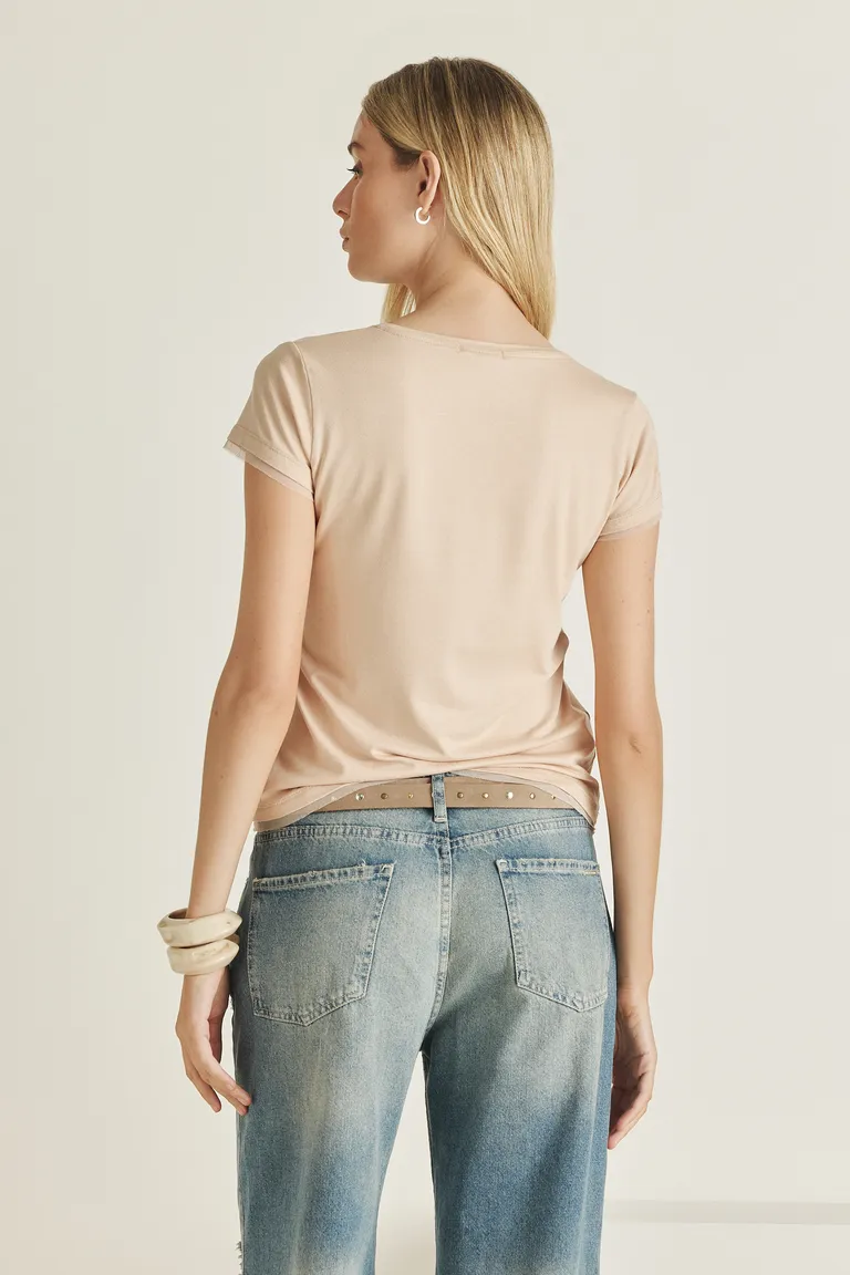 Remera elegante de punto con diseño traslúcido en mangas de Tucci en Remeras para argentina