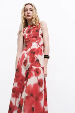 Vestido evasé estampado floral de Mango en Vestidos para argentina