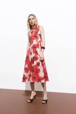 Vestido evasé estampado floral de Mango en Vestidos para argentina