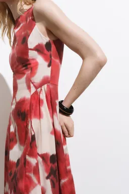 Vestido evasé estampado floral de Mango en Vestidos para argentina