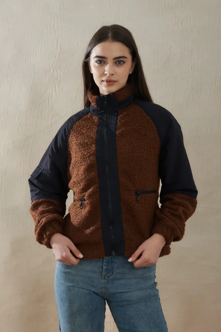 Chaqueta casual azul para mujer, ideal para el clima fresco de Apricot en Chaquetas para argentina