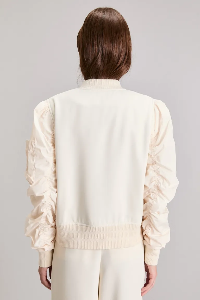 Chaqueta Bomber Blanca de Estilo Romántico con Mangas Fruncidas de Kosiuko en Chaquetas para argentina