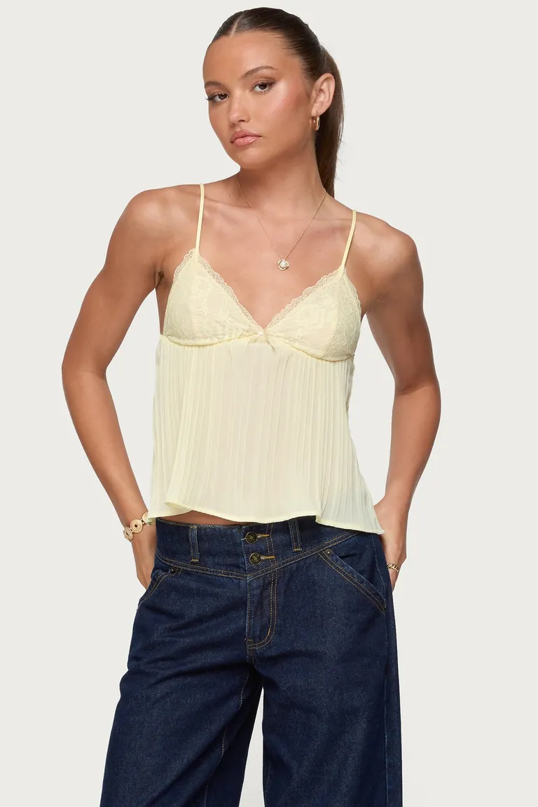Top babydoll encaje plisado de Edikted en Tops para argentina