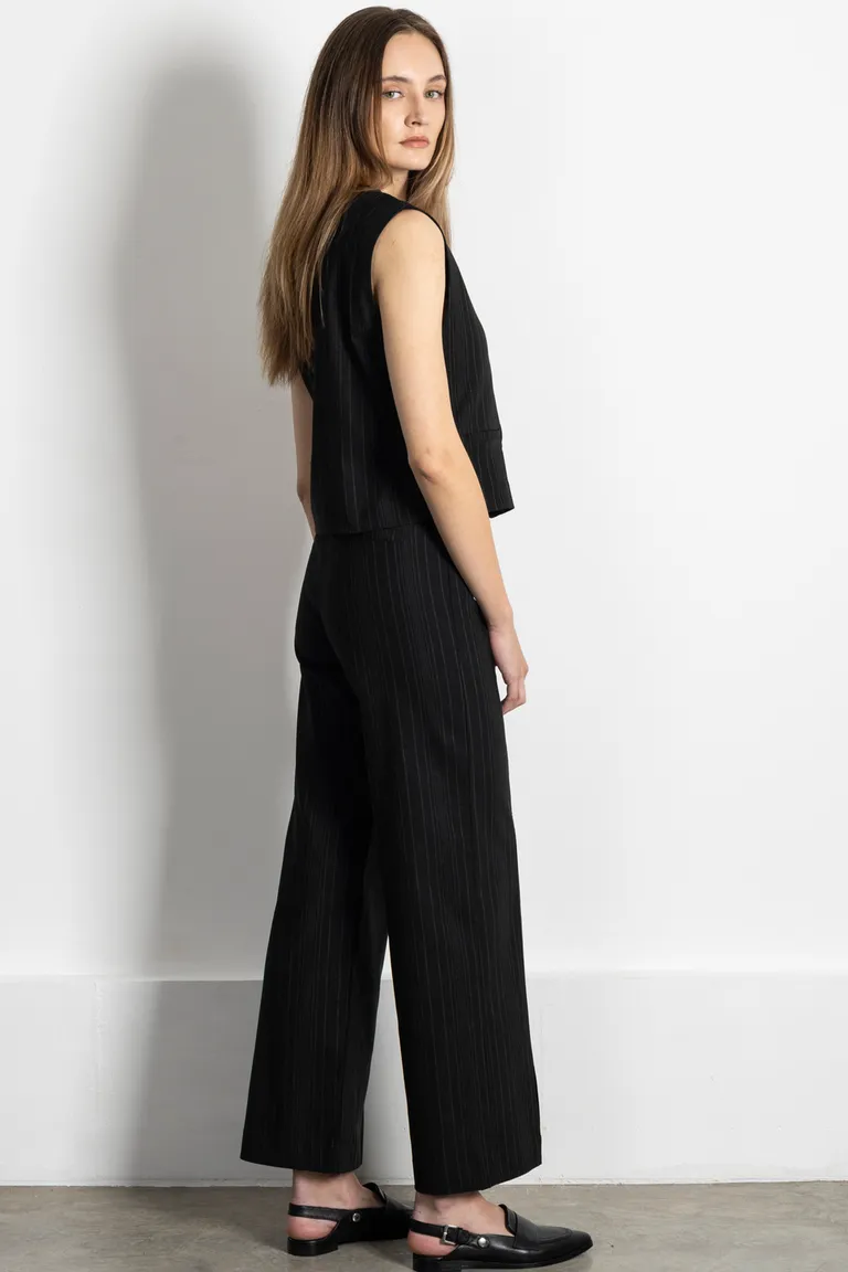 Pantalón negro de corte recto y diseño versátil para mujer de Kill en Pantalones para argentina