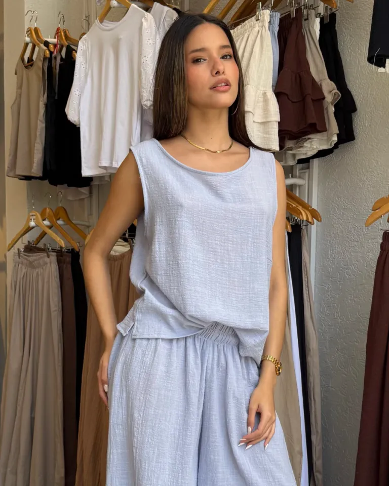 Blusa de bambula con diseño de pinzas y tajo lateral para mujer de Belle en Blusas para argentina