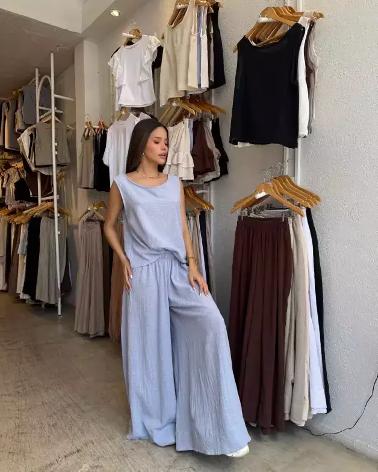 Blusa de bambula con diseño de pinzas y tajo lateral para mujer de Belle en Blusas para argentina