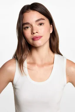 Top canalé algodón de Mango Teen en Tops para argentina