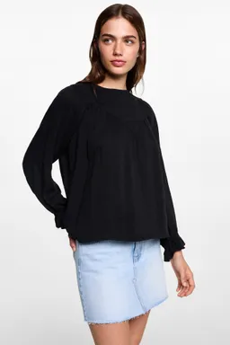 Blusa con detalles fruncidos de Mango Teen en Blusas para argentina