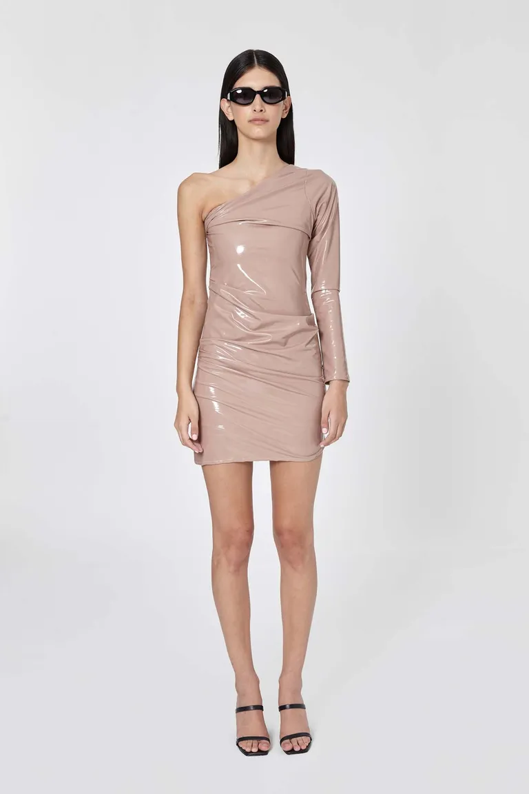 Vestido de tela sintética con detalle de manga única y tablas en la cintura de Naíma en Vestidos para argentina