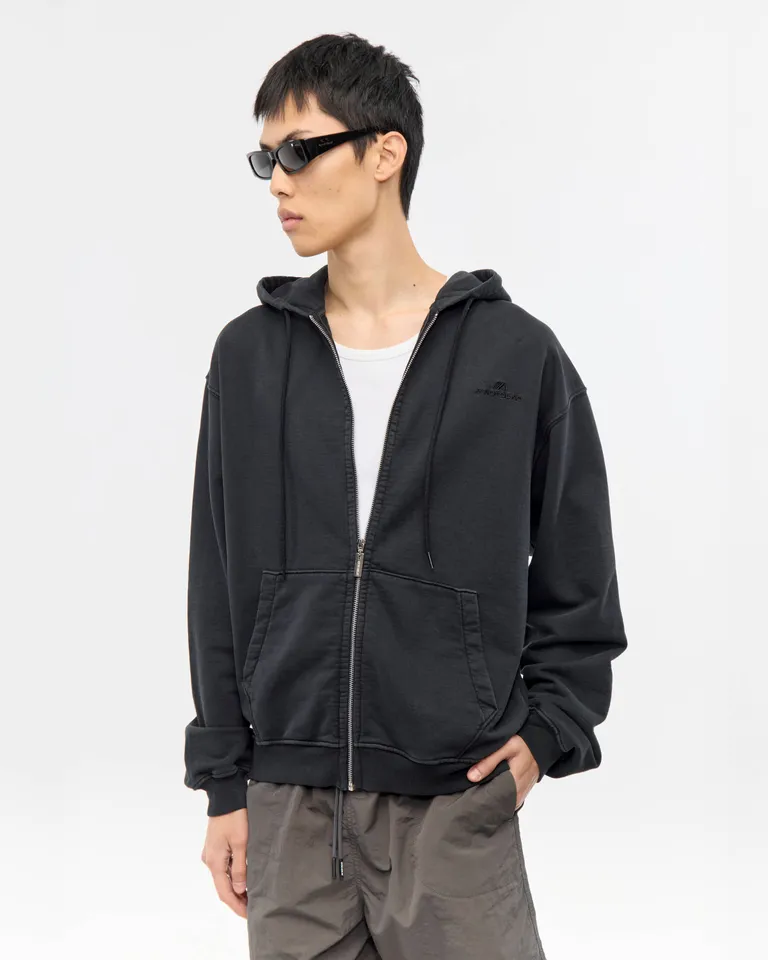 Buzo con capucha, bolsillo canguro y cierre metálico en estilo oversize boxy de Ay Not Dead en Buzos y Sweaters para argentina