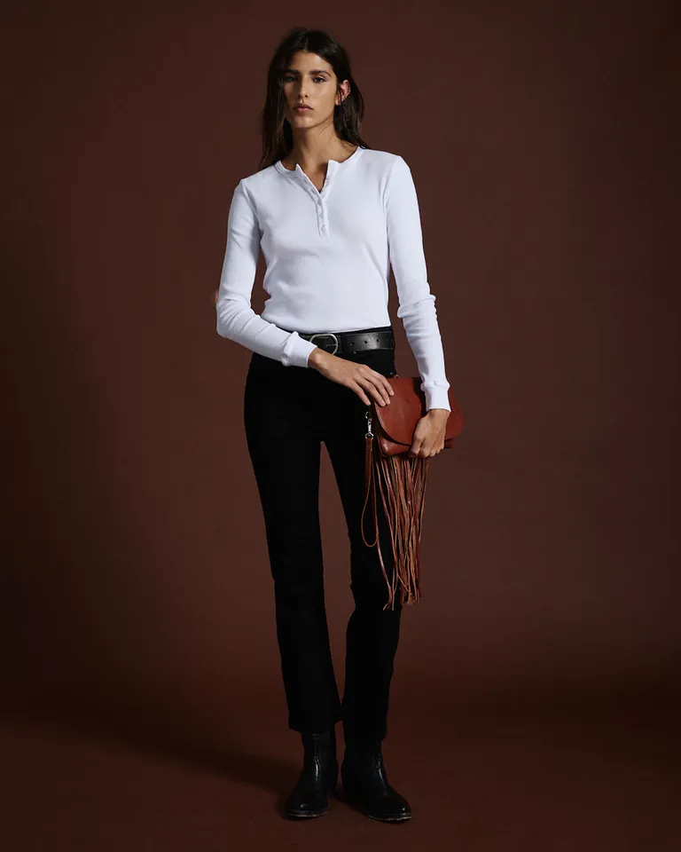 Pantalón boot cut de mujer tiro alto ajustado hasta la rodilla con bolsillos delanteros y traseros de Wanama en Pantalones para argentina