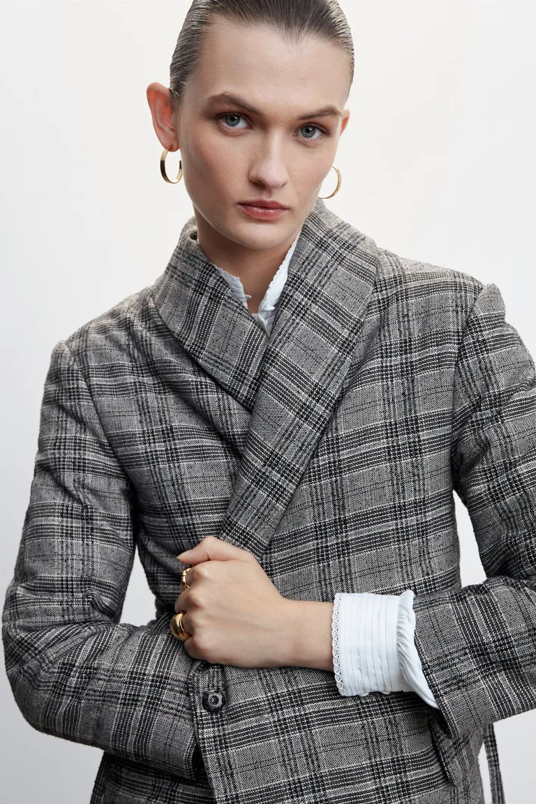 Chaqueta acolchada estructura cuadros de Mango en Chaquetas para argentina