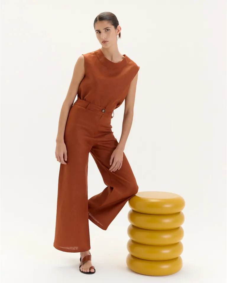 Pantalón Kisha: Silueta Fluida y Diseño Innovador en Lino de Blue Sheep en Pantalones para argentina