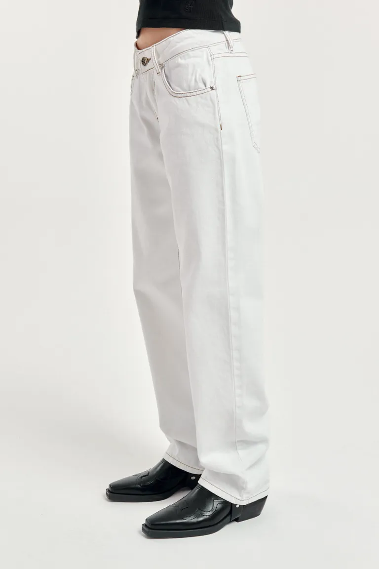 Pantalones de corte recto y cintura baja en color blanco para mujer de 47 Street en Pantalones para argentina