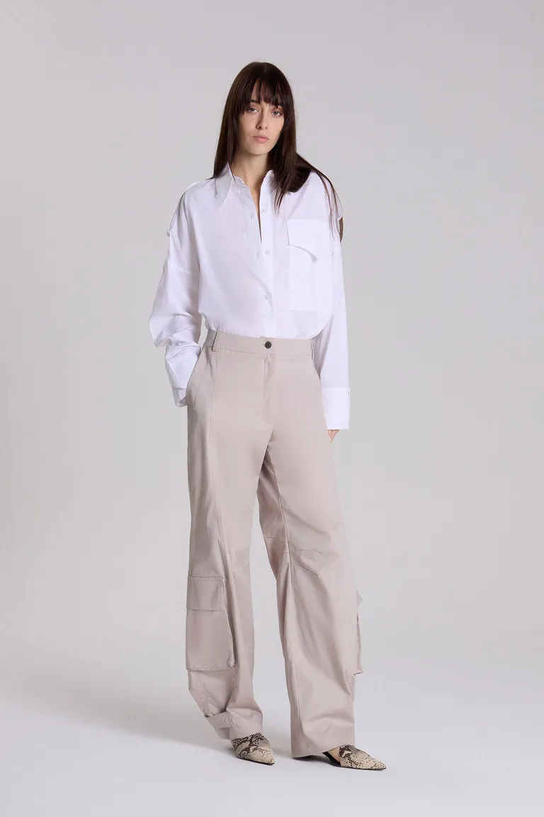 Pantalón de gabardina con comba y bolsillos plaque para mujer de Maria Cher en Pantalones para argentina