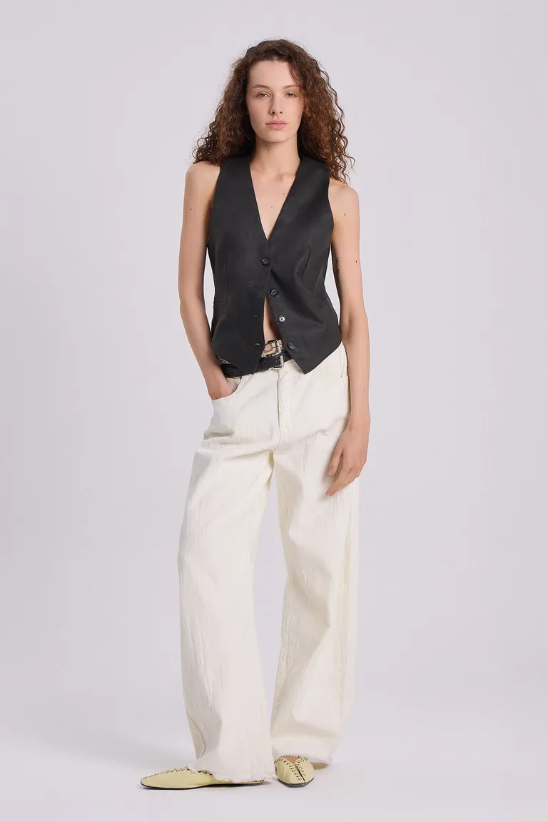 Elegante chaleco de lino con botones y pinzas de entalle en el delantero de Maria Cher en Chalecos para argentina