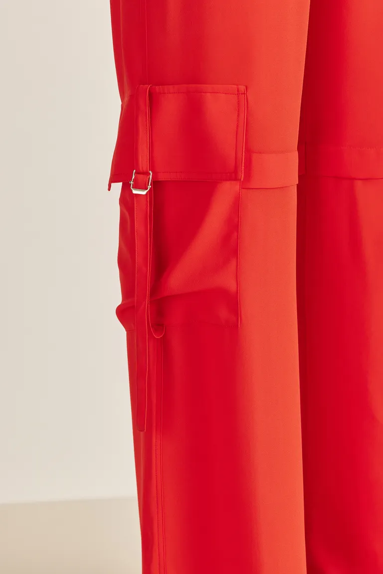 Pantalón cargo recto de línea fluida para un look casual y canchero de Tucci en Pantalones para argentina