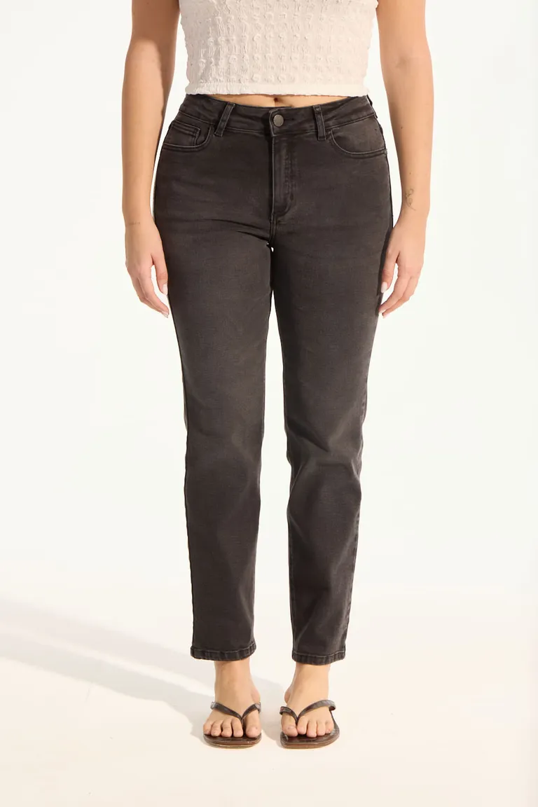 Pantalones Jean Slim Yoko - Diseño Elegante y Versátil de Portsaid en Pantalones para argentina