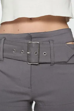 Shorts cinturón asimétrico de Mango en Shorts para argentina