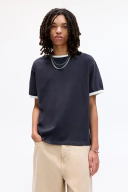 Remera ribs con contraste de Pull&Bear en Remeras y Polos para argentina