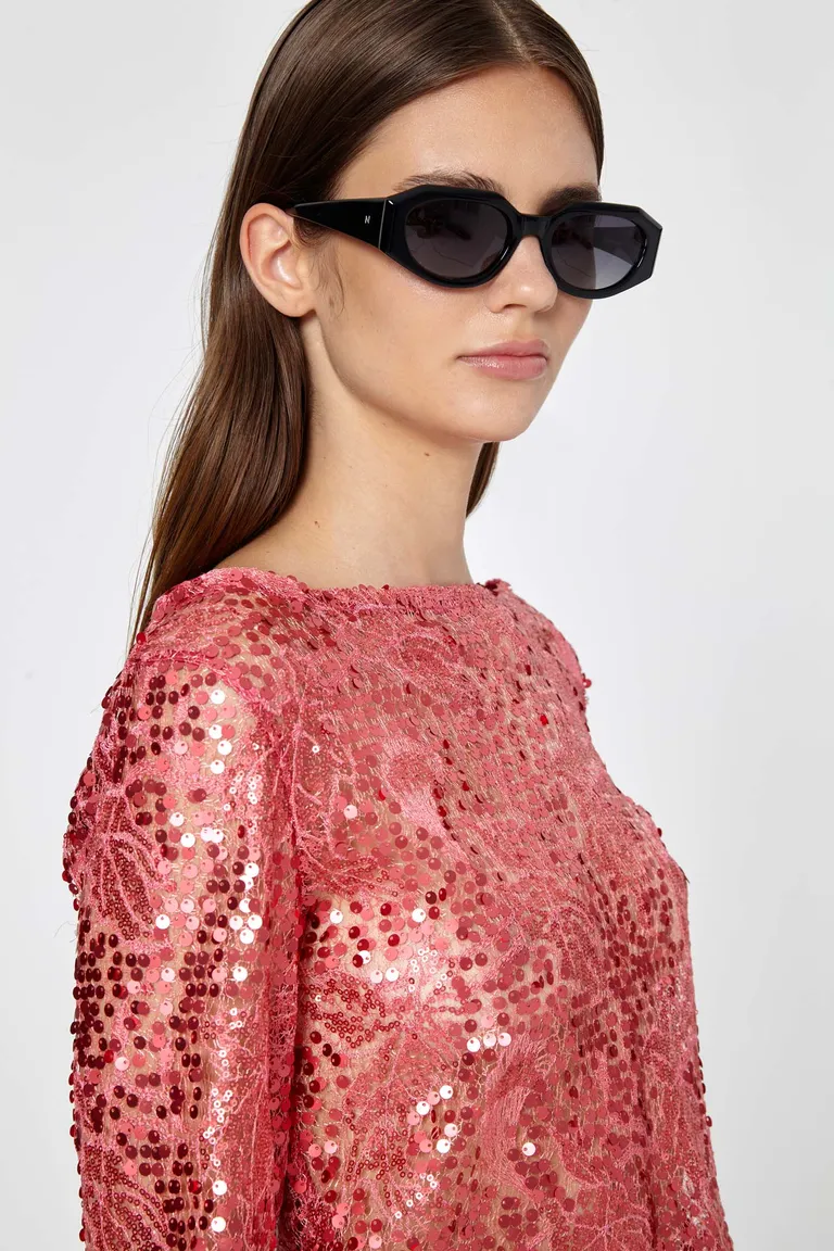 Top de encaje rojo con lentejuelas y escote bote para mujer de Naíma en Tops para argentina