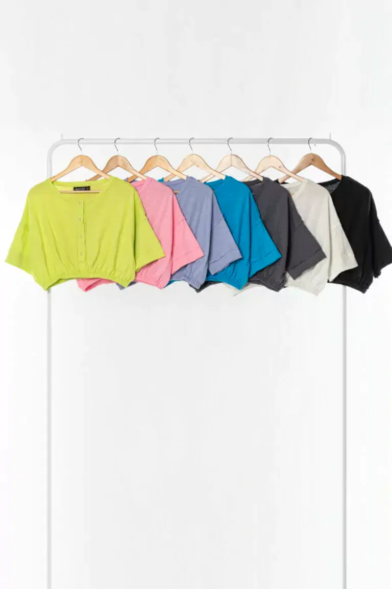 Remera de moda en diversos colores para mujeres con estilo de Apricot en Remeras para argentina