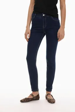 Jeans ajustados de Lefties en Pantalones para argentina