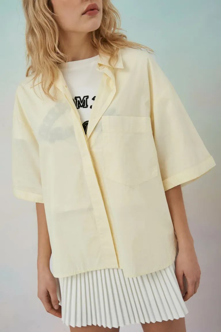 Camisa de corte ancho en color blanco, prenda elegante y moderna de Apricot en Camisas para argentina