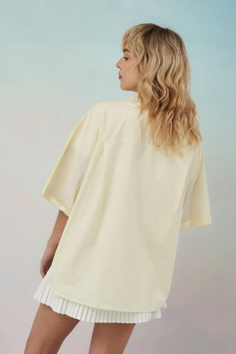 Camisa de corte ancho en color blanco, prenda elegante y moderna de Apricot en Camisas para argentina