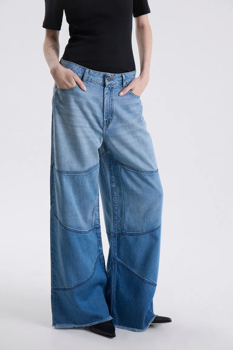Jean de corte holgado con diseño de paneles patchwork y pierna ancha de Maria Cher en Pantalones para argentina