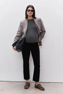 Jeans flare crop premamá de Mango en Pantalones para argentina