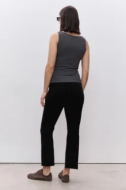 Jeans flare crop premamá de Mango en Pantalones para argentina