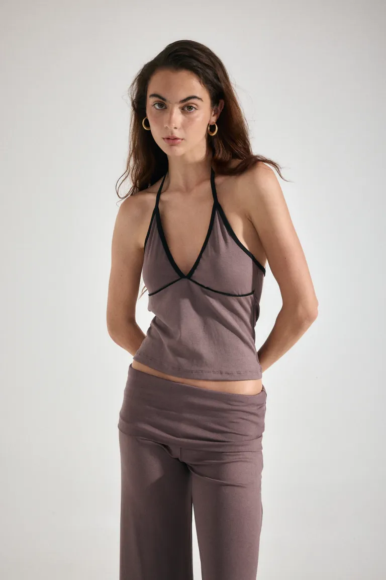 Top femenino con diseño combinado y detalles en contraste de Audaz en Tops para argentina