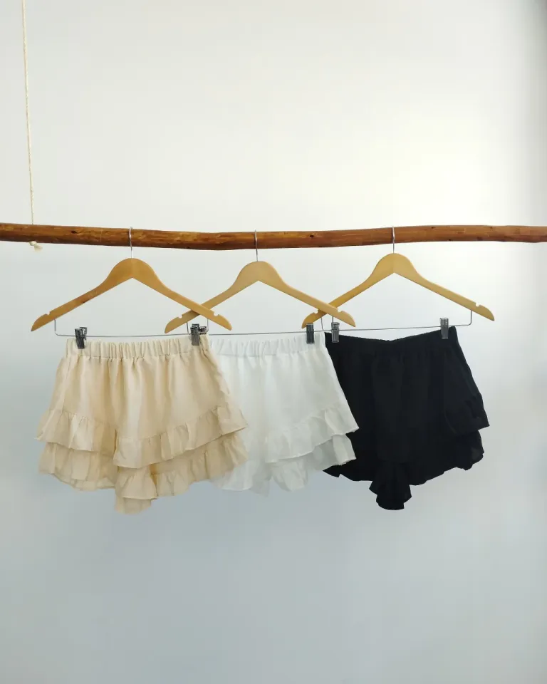 Pollera corta con volados en un diseño moderno y versátil de Lemmon en Faldas para argentina