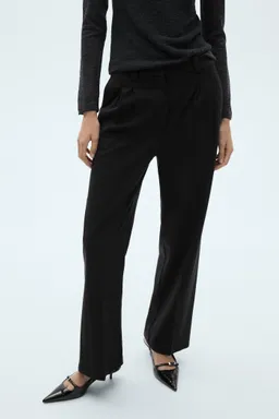 Pantalón recto pinzas de Mango en Pantalones para argentina
