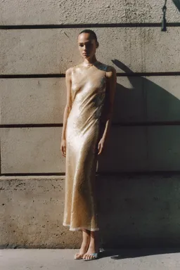 Vestido lentejuelas espalda descubierta de Mango en Vestidos para argentina