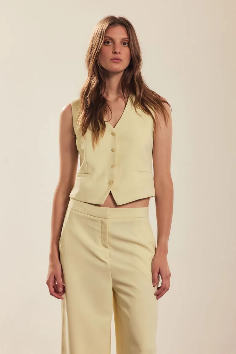 Chaleco sastrero clásico en color amarillo para mujer de Portsaid en Chalecos para argentina