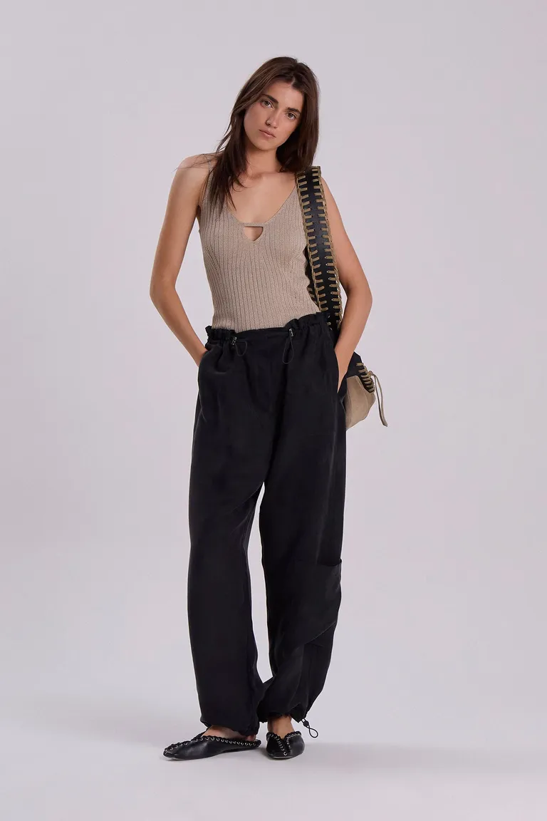 Pantalón de cupro viscosa con cordón elástico y bolsillos de Maria Cher en Pantalones para argentina