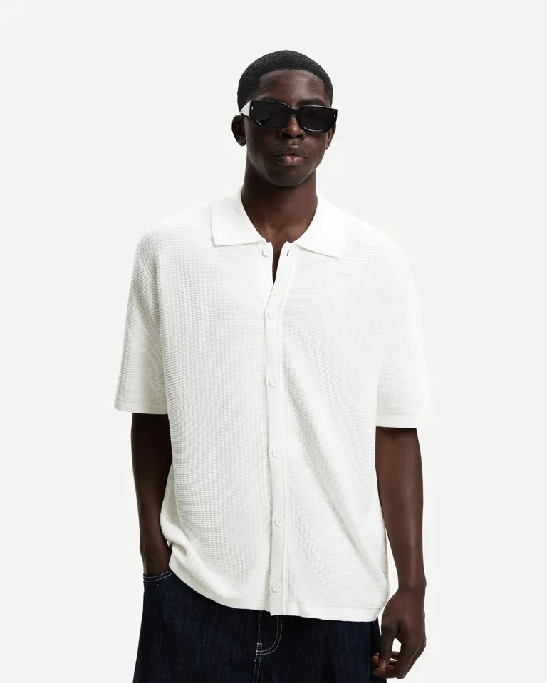 Camisa manga corta estructurada de Bershka en Camisas para argentina
