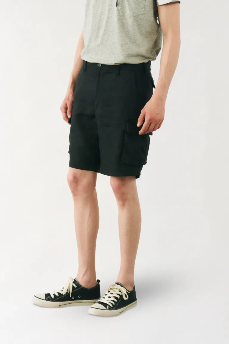 Bermuda de lino con bolsillos laterales y cierre en cartera, prenda casual y versátil para hombres de Bensimon en Bermudas y Shorts para argentina