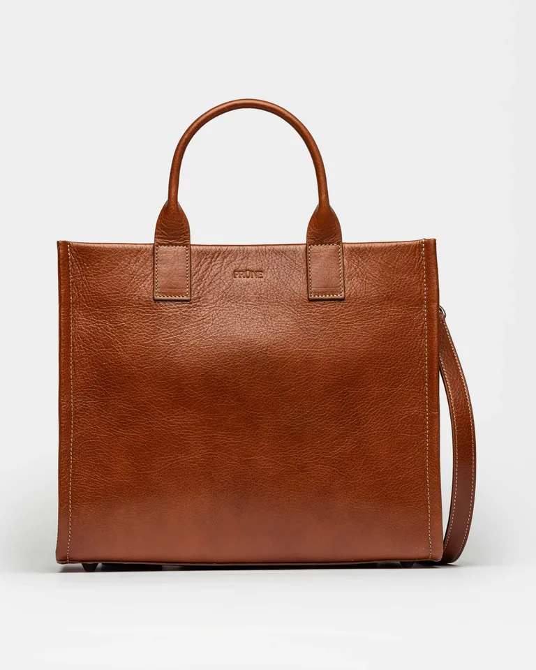 Cartera de mano de diseño minimalista y cuero de primera calidad de Prüne en Bolsos y Carteras para argentina