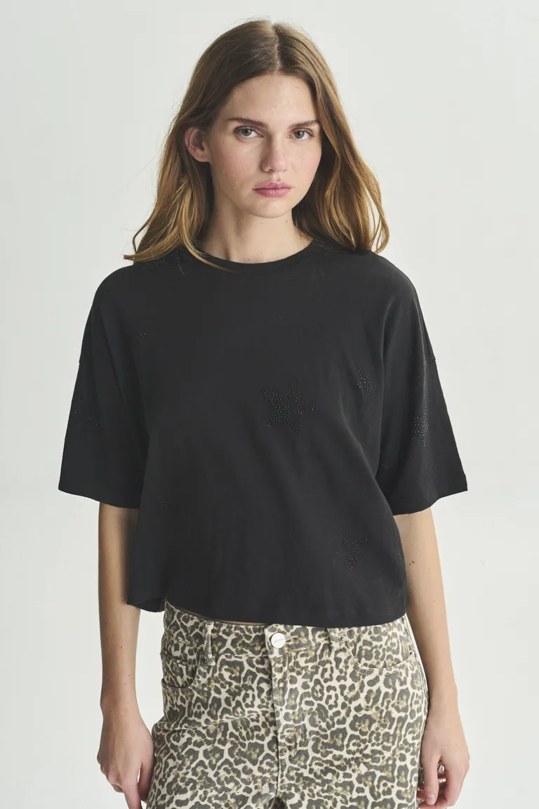 Remera de estilo básico y versátil para mujer de Akiabara en Remeras para argentina